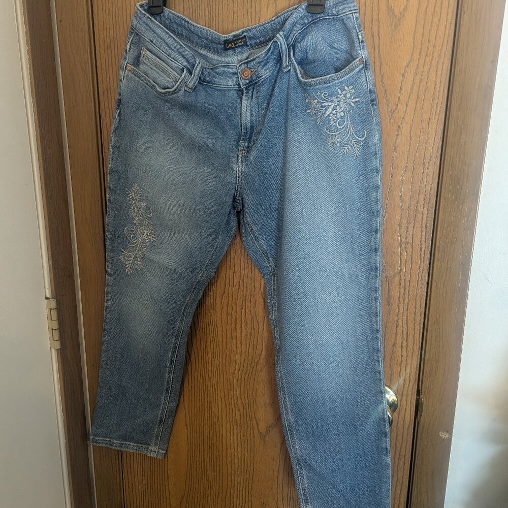 Lee Denim Modern Series Mid Rise Cropped Capri Embroidered Denim Jeans-14